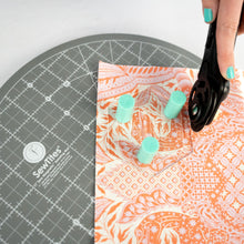 Cargar imagen en el visor de la galería, PRE-ORDER: Sew Magnetic 11&quot; Rotating Self-Healing Cutting Mat by SewTites